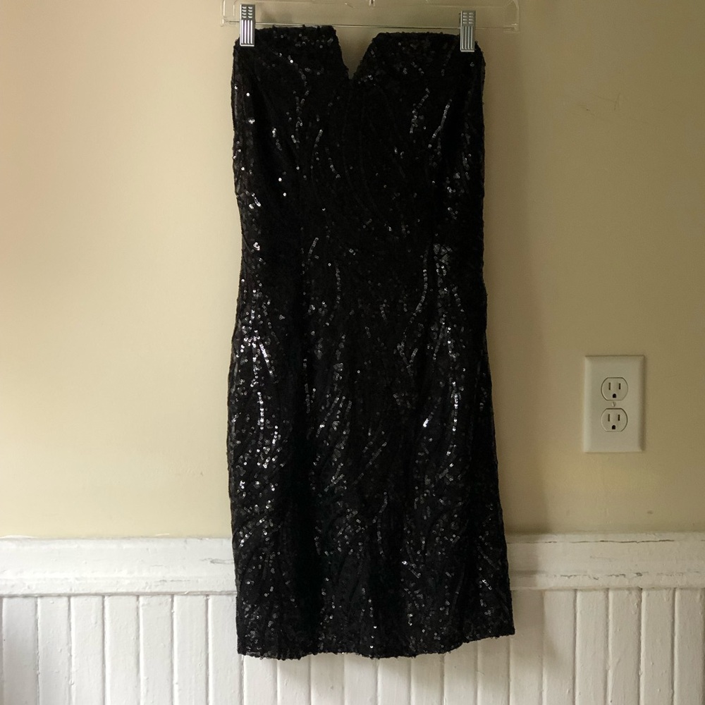 Black Strapless Bodycon Sequined Dress